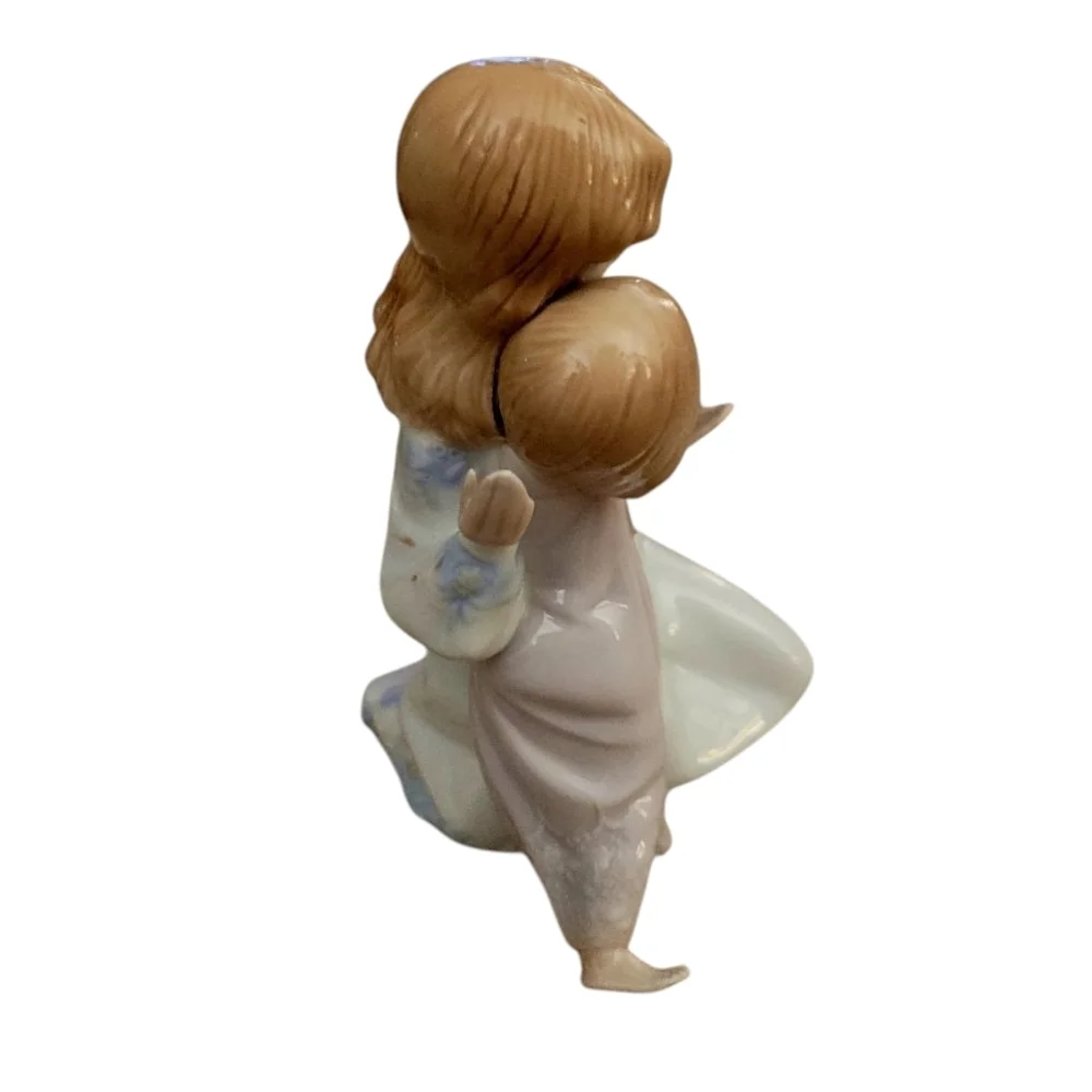 Paul Sabastian beautiful figurine